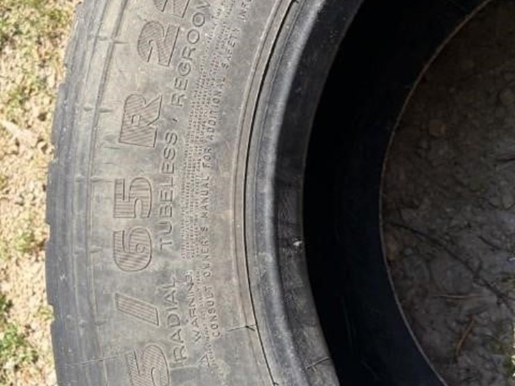 truck-tire-image-2