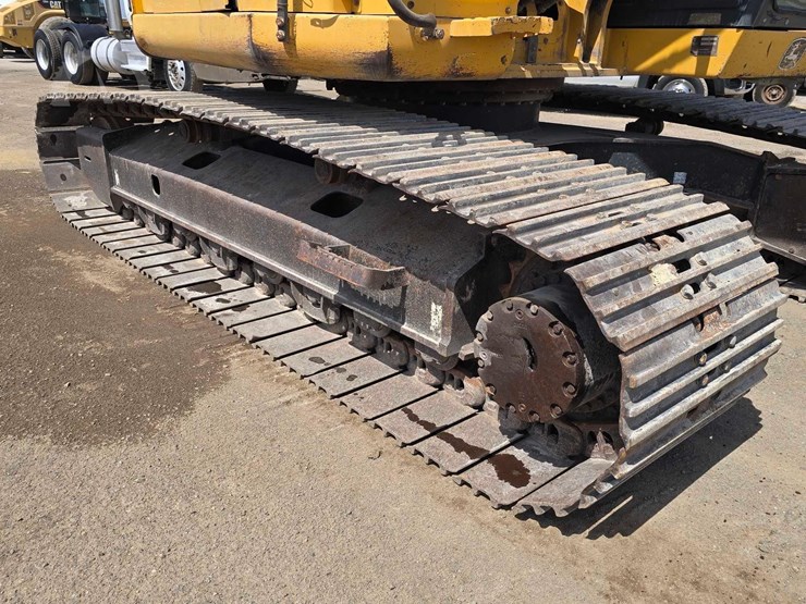 2018-deere-245g-lc-image-31