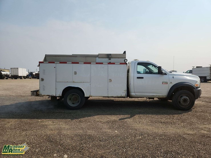 2011-ram-5500-4x4-s/a-service-truck-image-8