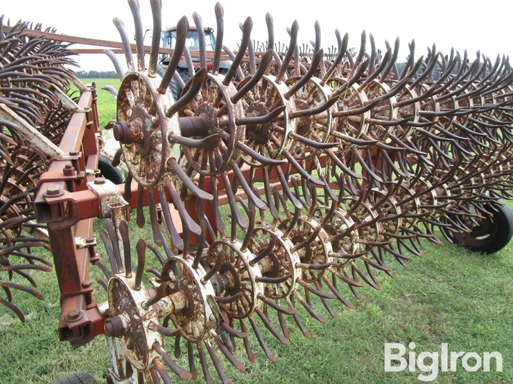 crustbuster-front-fold-rotary-hoe-image-19