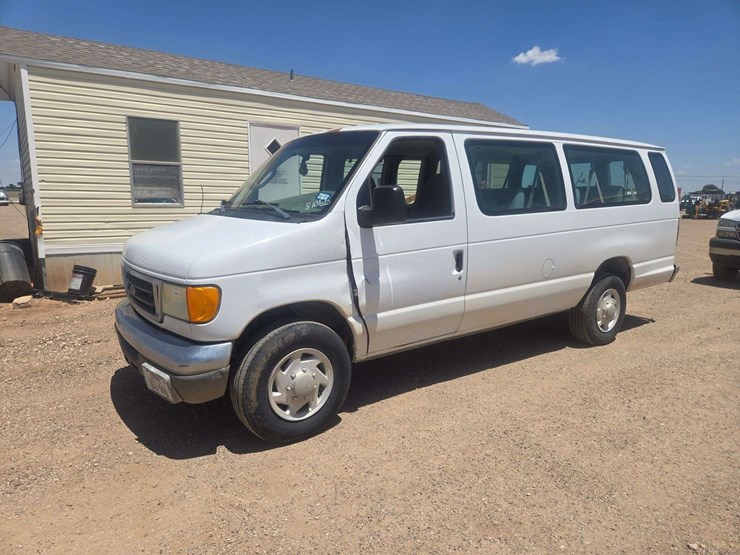 2007-ford-e350-image-1