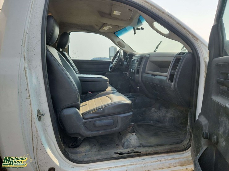 2011-ram-5500-4x4-s/a-service-truck-image-15