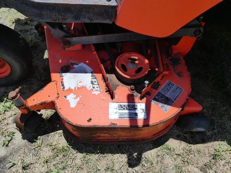 2011-kubota-zd326-image-9