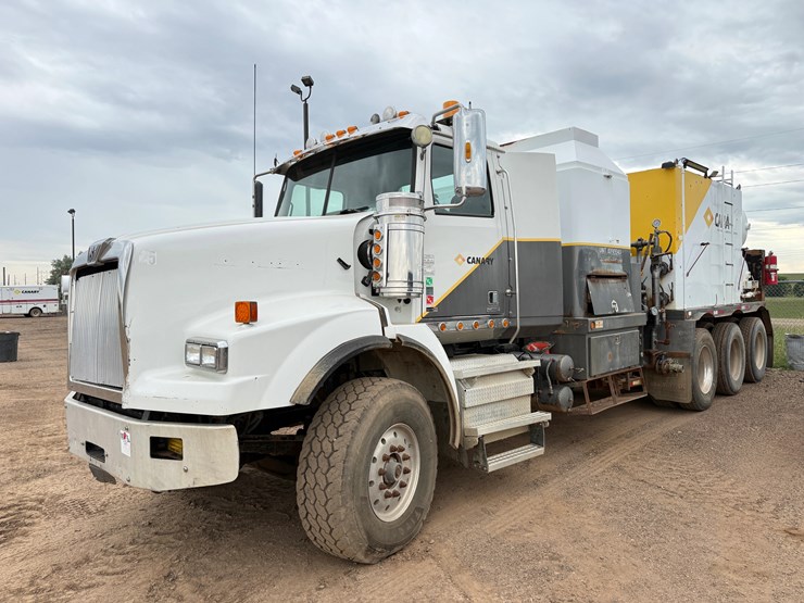 2014-western-star-4900-image-1