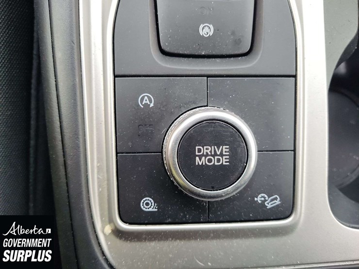 2020-ford-explorer-xlt-image-4
