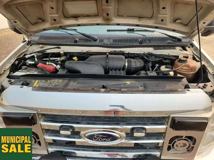 2013-ford-e450-image-41