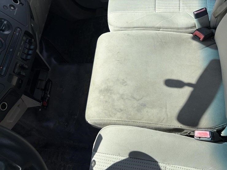 2008-ford-f550-image-27