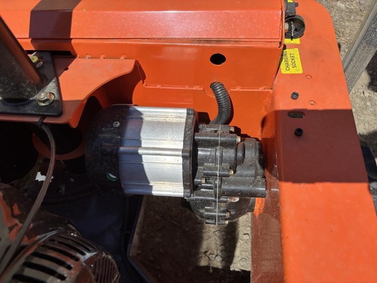 2026-sdlool-lm1000q-rc-flail-mower-image-16