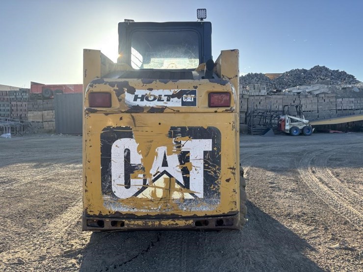 2014-caterpillar-226b3-image-8