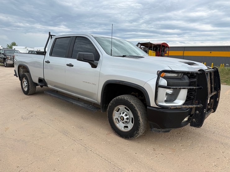 2021-chevrolet-silverado-2500hd-image-4