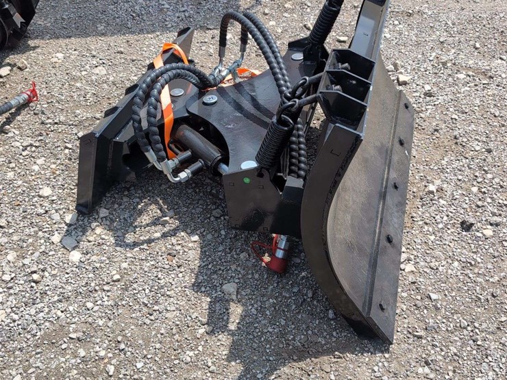 iranch-mini-skid-steer-snow-pusher-image-1