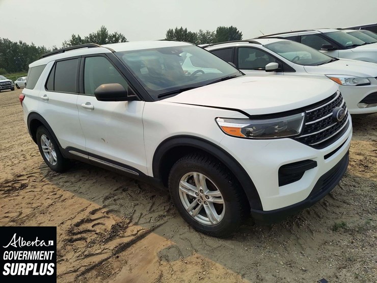 2020-ford-explorer-xlt-image-13