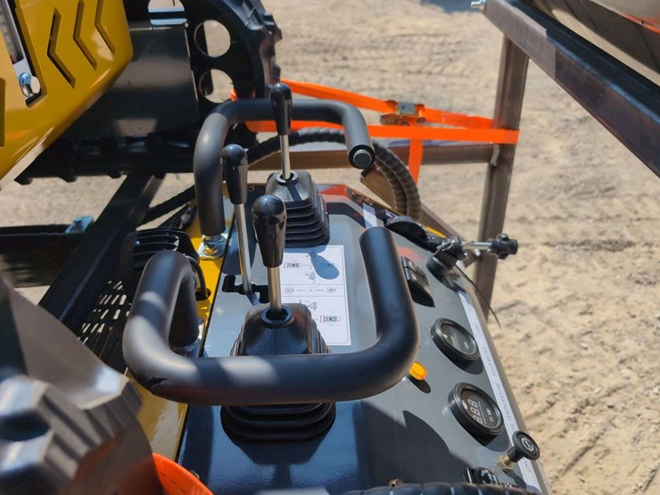 (1)-sdl-mini-crawler-skid-steer-ssl60-image-5