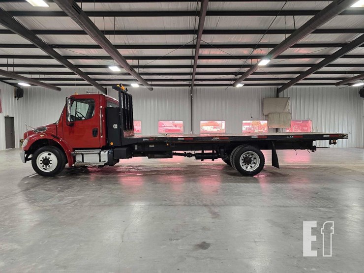 2015-freightliner-business-class-m2-106-image-5