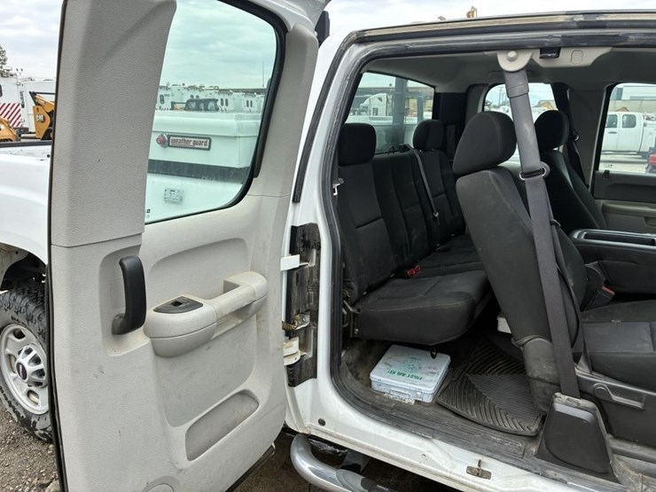 2012-gmc-sierra-2500-image-13