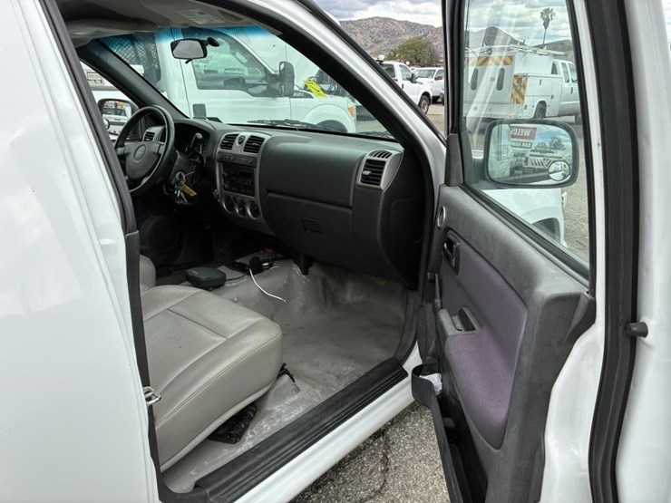 2011-chevrolet-colorado-image-9