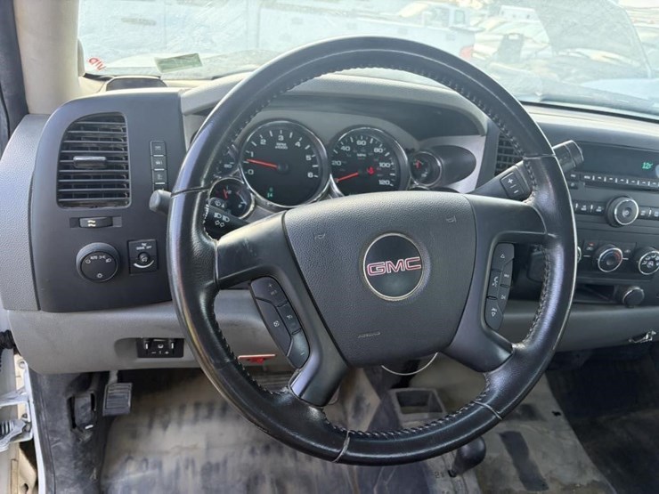 2012-gmc-sierra-2500-image-12