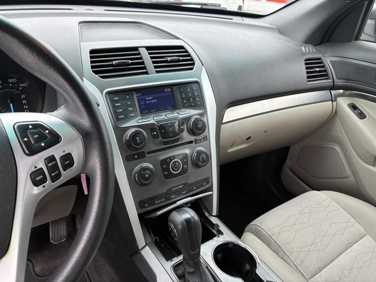2015-ford-explorer-image-20