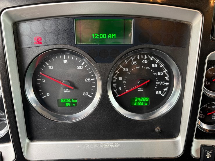 2014-kenworth-t800-image-23