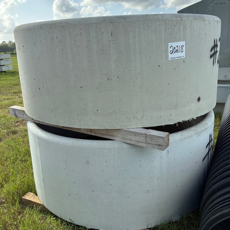 #20218 • Concrete water troughs
