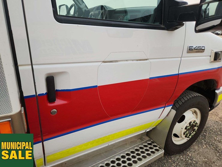 2013-ford-e450-image-49