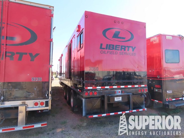 2009-van-truck-body-enclosed-lube-trailer-image-2