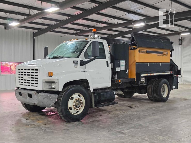 2008-gmc-topkick-c8500-image-1
