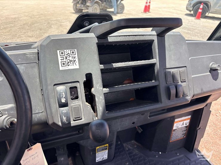 2022-john-deere-gator-image-8