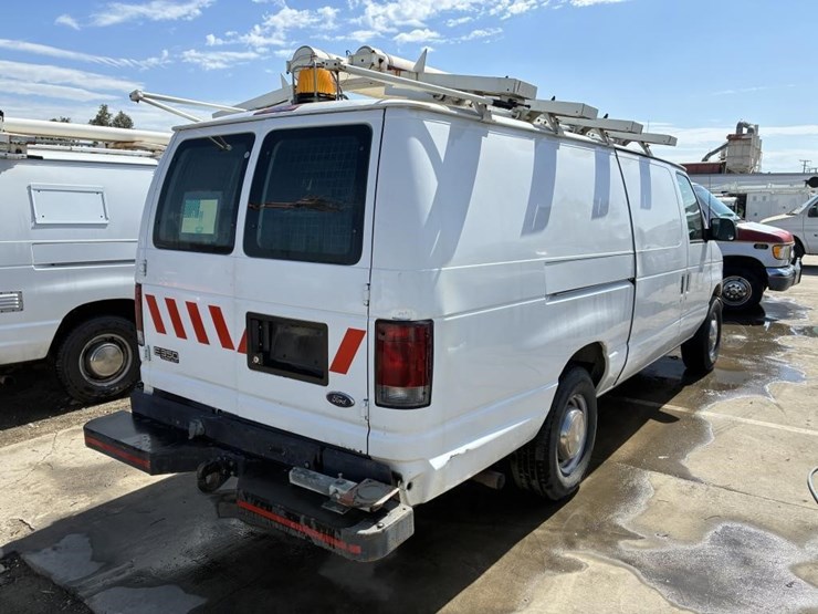2002-ford-e350-image-3