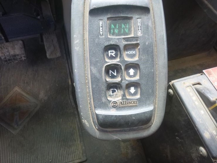 2013-international-durastar-4300-image-16
