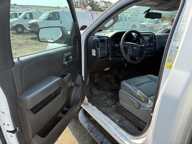 2015-chevrolet-2500-image-18