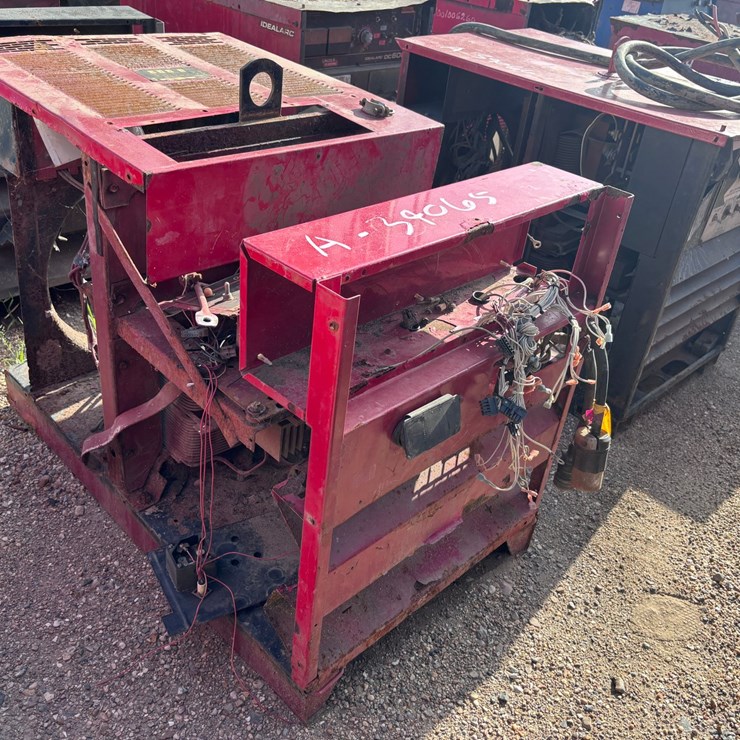 #39065 • LINCOLN ELECTRIC DC-600 WELDER | FOR PARTS/REPAIRS