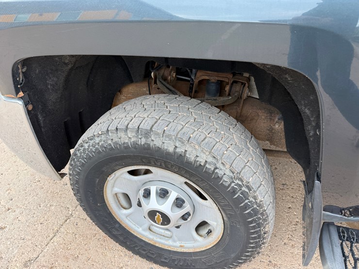 2018-chevrolet-silverado-2500hd-image-11