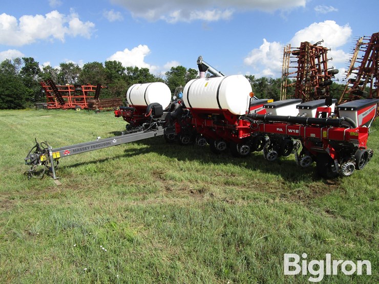 2023-massey-ferguson-pa-w12-12r30-front-fold-planter-w/liquid-fertilizer-image-9