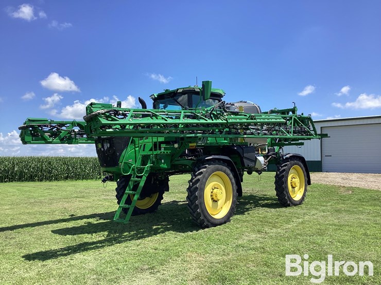 2022-john-deere-412r-image-1