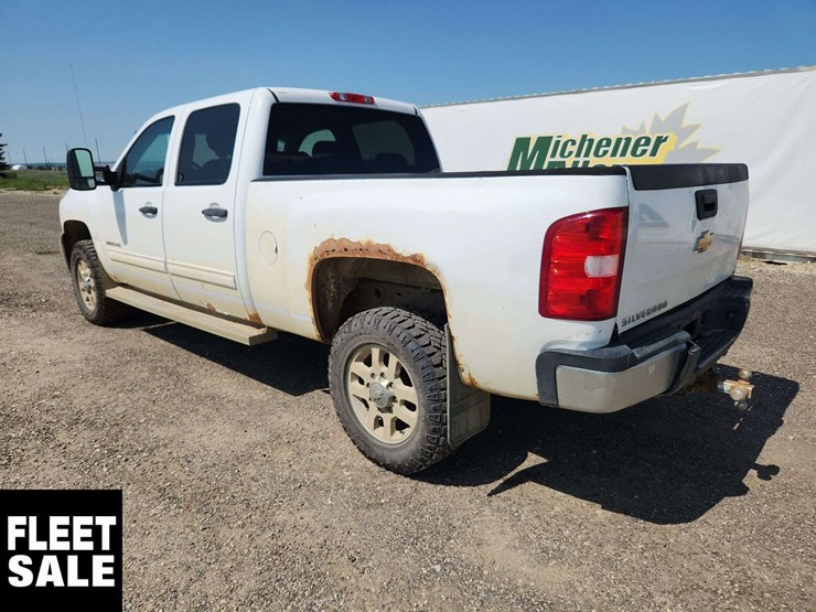 2011-chevrolet-silverado-2500hd-image-3