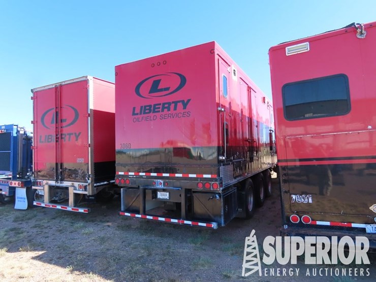 2009-van-truck-body-enclosed-lube-trailer-image-14