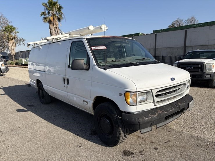 2002-ford-e350-image-2