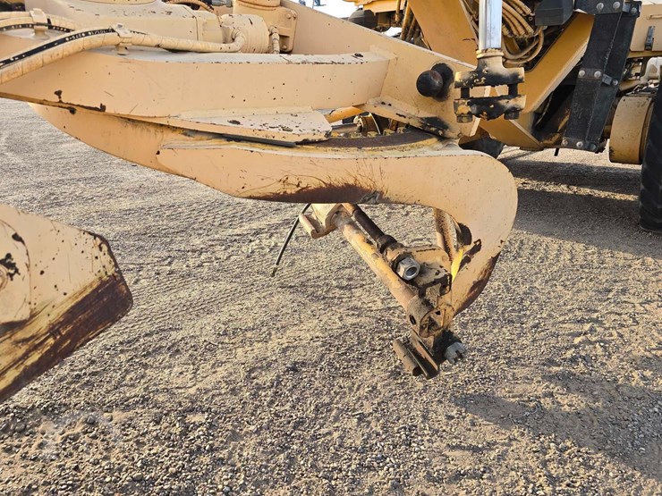 caterpillar-120h-image-9