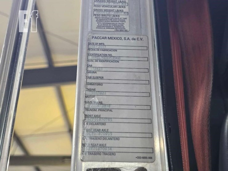 2018-peterbilt-320-image-36