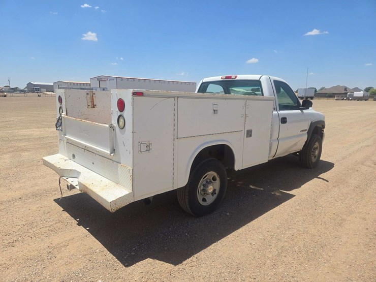 2001-chevrolet-silverado-2500-image-5
