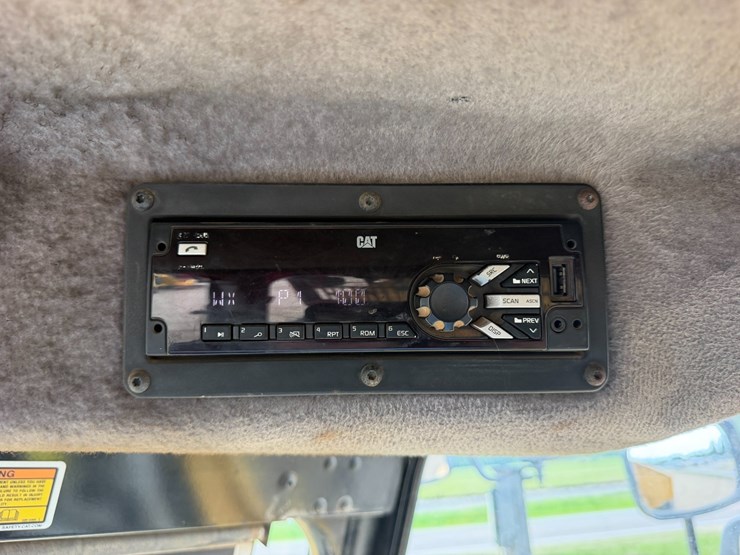 caterpillar-730c-image-14