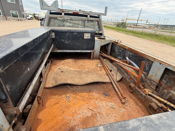 2022-ford-f250-image-8