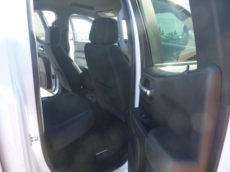 2020-chevrolet-1500-image-8