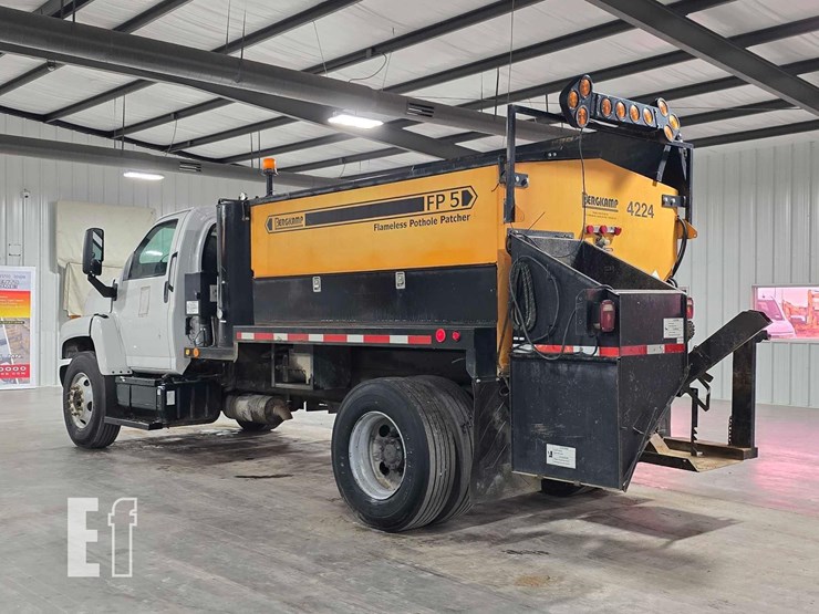 2006-gmc-topkick-c8500-image-4