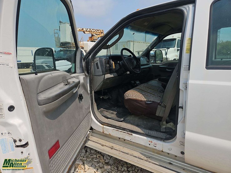 2003-ford-f450-image-13