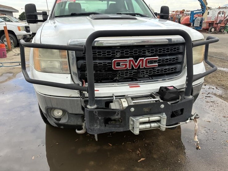 2012-gmc-sierra-2500-image-12