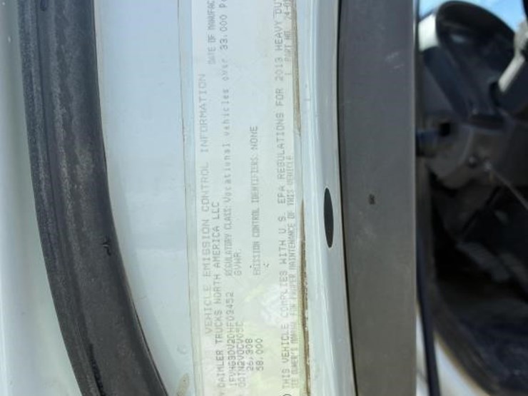 2013-freightliner-114sd-image-13