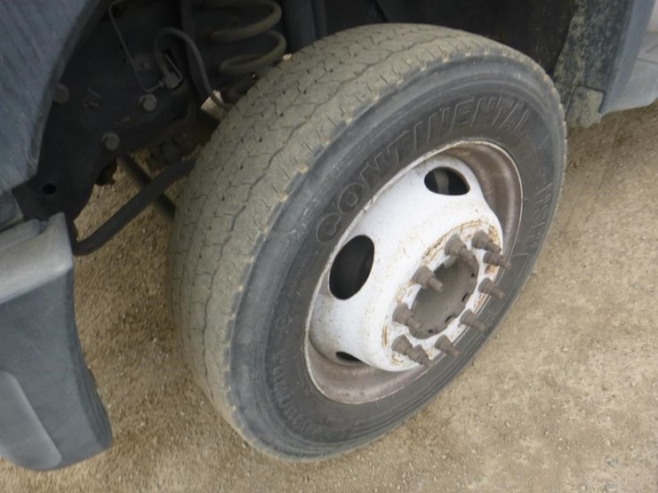 2013-ford-f550-image-16