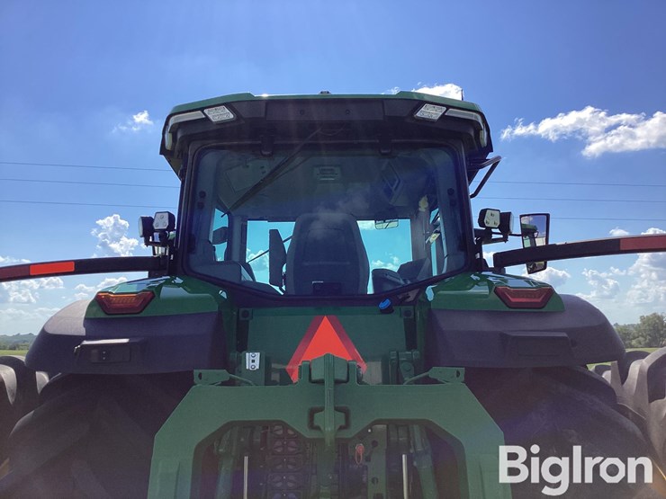2022-john-deere-8r-310-image-16